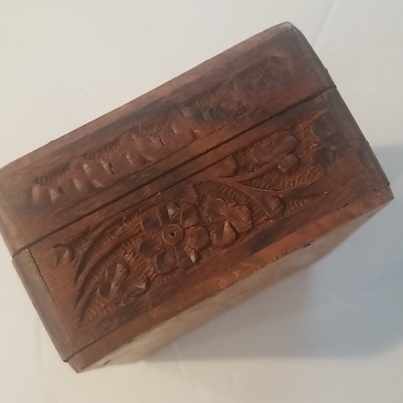 HAND CARVED Folk Art Bone Inlaid Trinket Jewelry Box - Picture 5 of 6